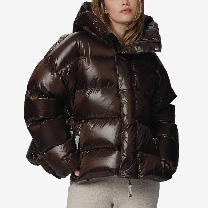 CAYA Ginny Short AW25 kort dunjacka för dam i färgen Coffee från pondues.shop