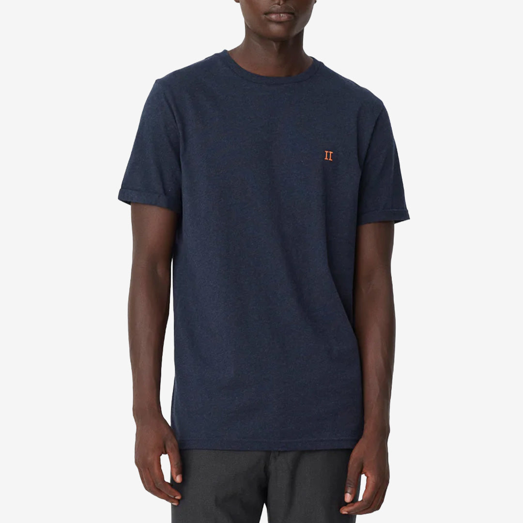 Mörkblå Nørregaard T-Shirt i 100% bomull med klassisk passform