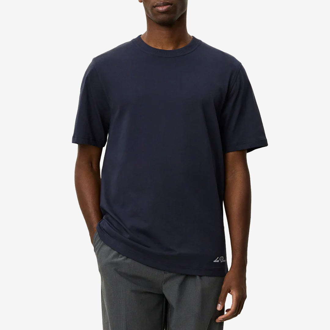 T-shirt Ben Artist i Dark Navy Blue med puffprint på ryggen