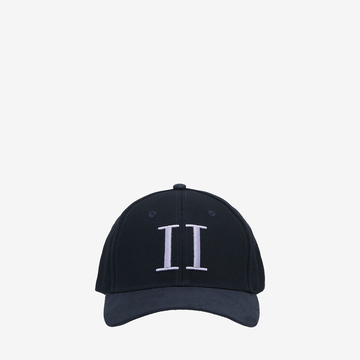 Les Deux Core Baseball Cap i Dark Navy med broderad logotyp, tillverkad i bomull och justerbar passform.