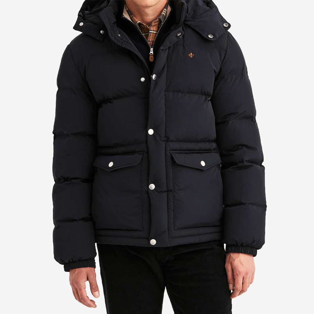 Morris Lennox Puffer Jacket i Blue, stilren pufferjacka i 100 % nylon med modern design.