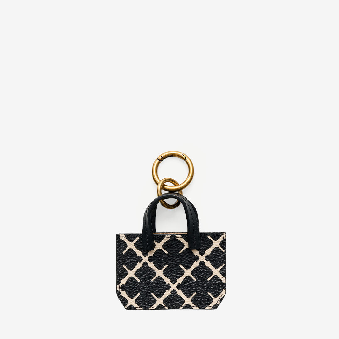 By Malene Birger Ada Charm Black nyckelring dam
