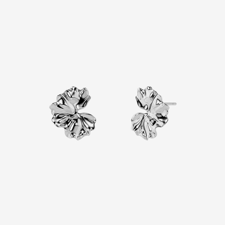 Gerana Studs S Steel små örhängen i blankt rostfritt stål med stiliserat blomblad