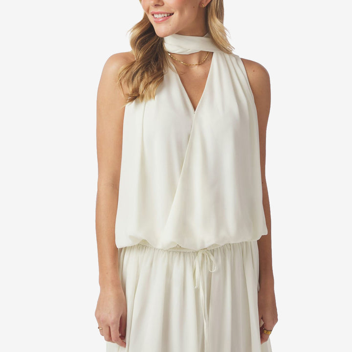 Neo Noir Inge Chiffon Top i off white med v-ringning och feminin chiffongdesign för dam