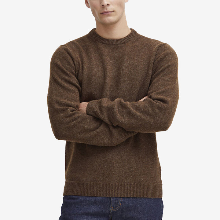Karl Crew Neck Bounty Knit Demitasse Melange stickad ulltröja med rund hals från Casual Friday