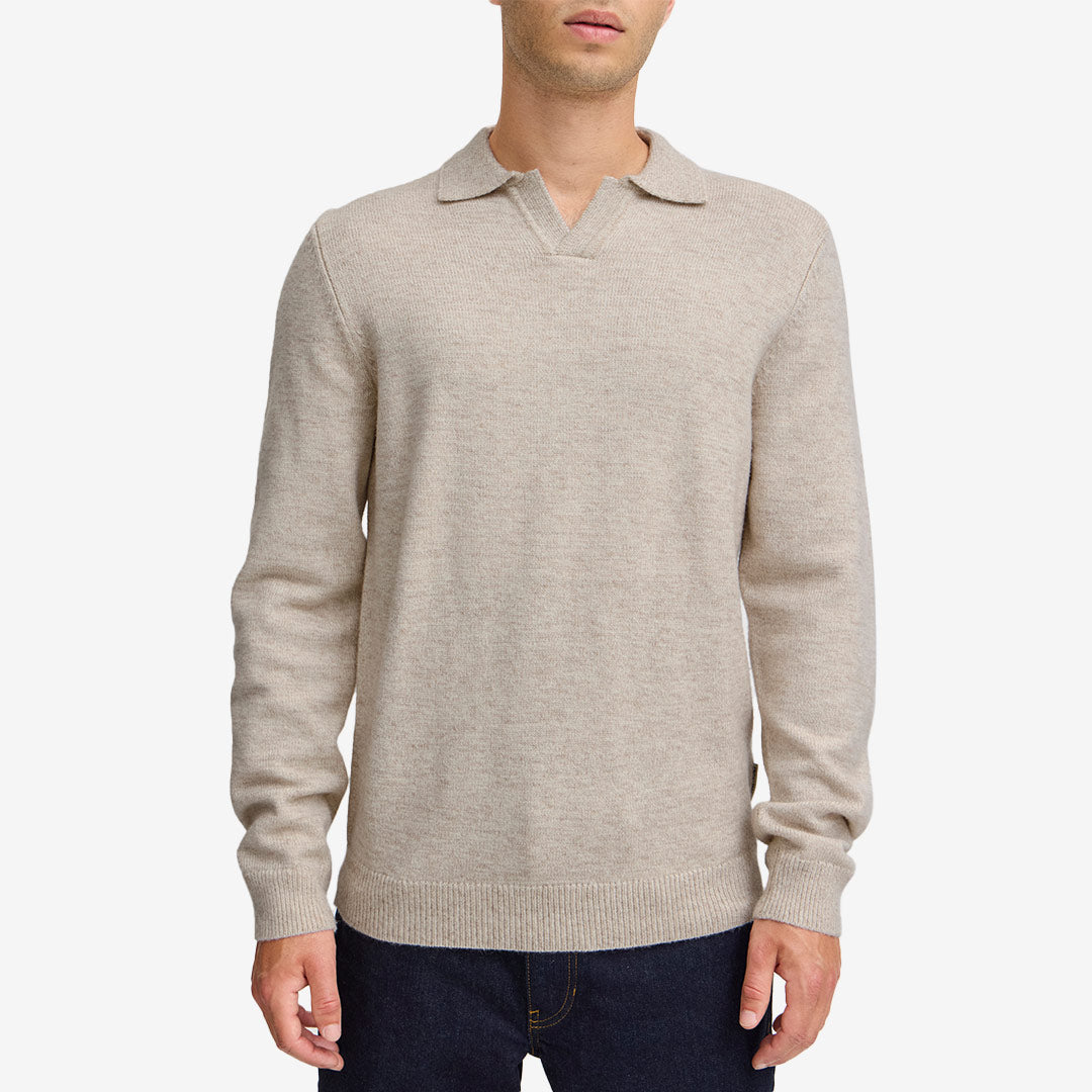 CFKarl Polo Knit Light Sand Melange stickad tröja med krage från Casual Friday