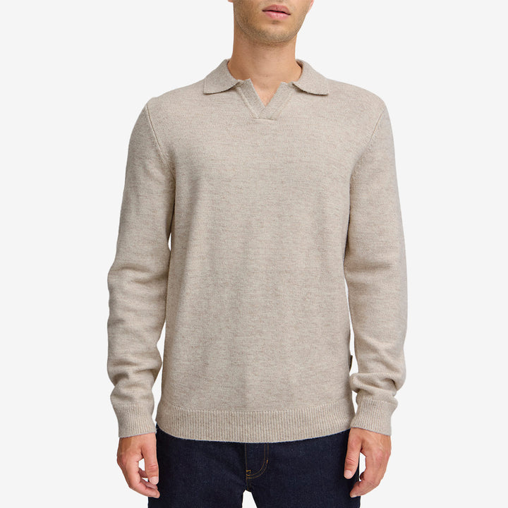 CFKarl Polo Knit Light Sand Melange stickad tröja med krage från Casual Friday