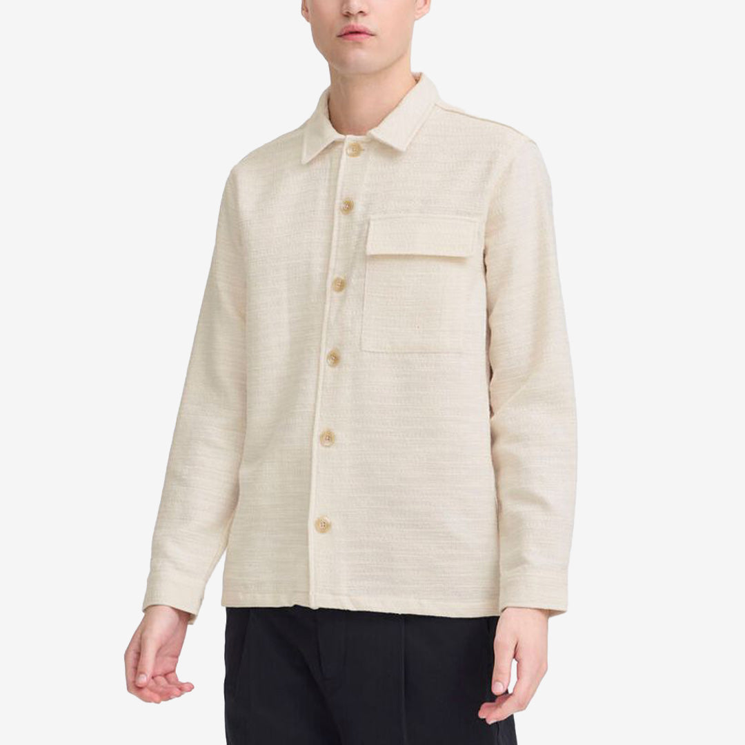 CFMATT Structured Overshirt i färgen Jet Stream med strukturerad yta