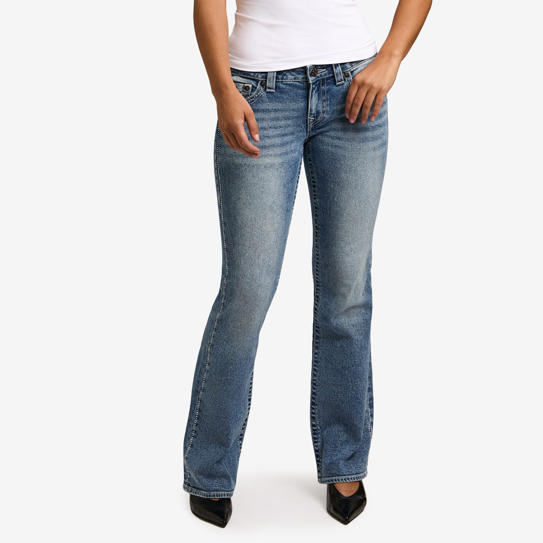 True Religion Crystal Becca LR Bootcut jeans i medium wash från kollektion med Tilda Törnqvist