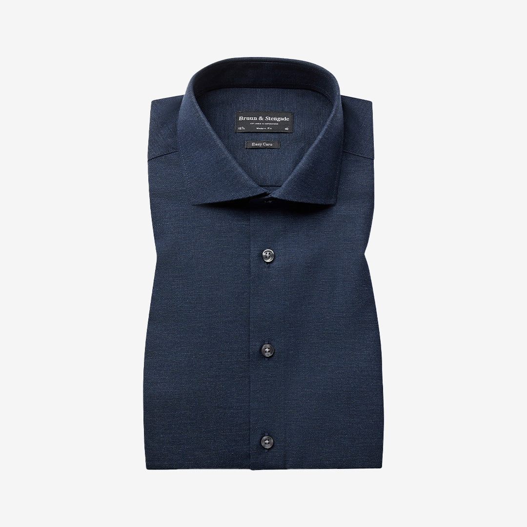 Marinblå långärmad skjorta i 100 % bomull, modell Fernando Modern Fit