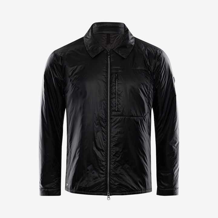 Sail Racing Arc Primaloft Shirt Jacket i Carbon med tvåvägsdragkedja, PrimaLoft®-isolering och tekniskt Pertex® Quantum-material.