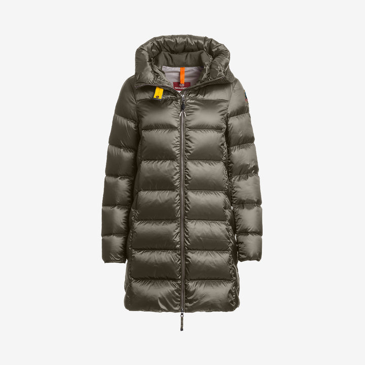 Parajumpers Marion lång quiltad dunjacka för dam i Taggia Olive med huva, glänsande twillmaterial och 100% andedun.
