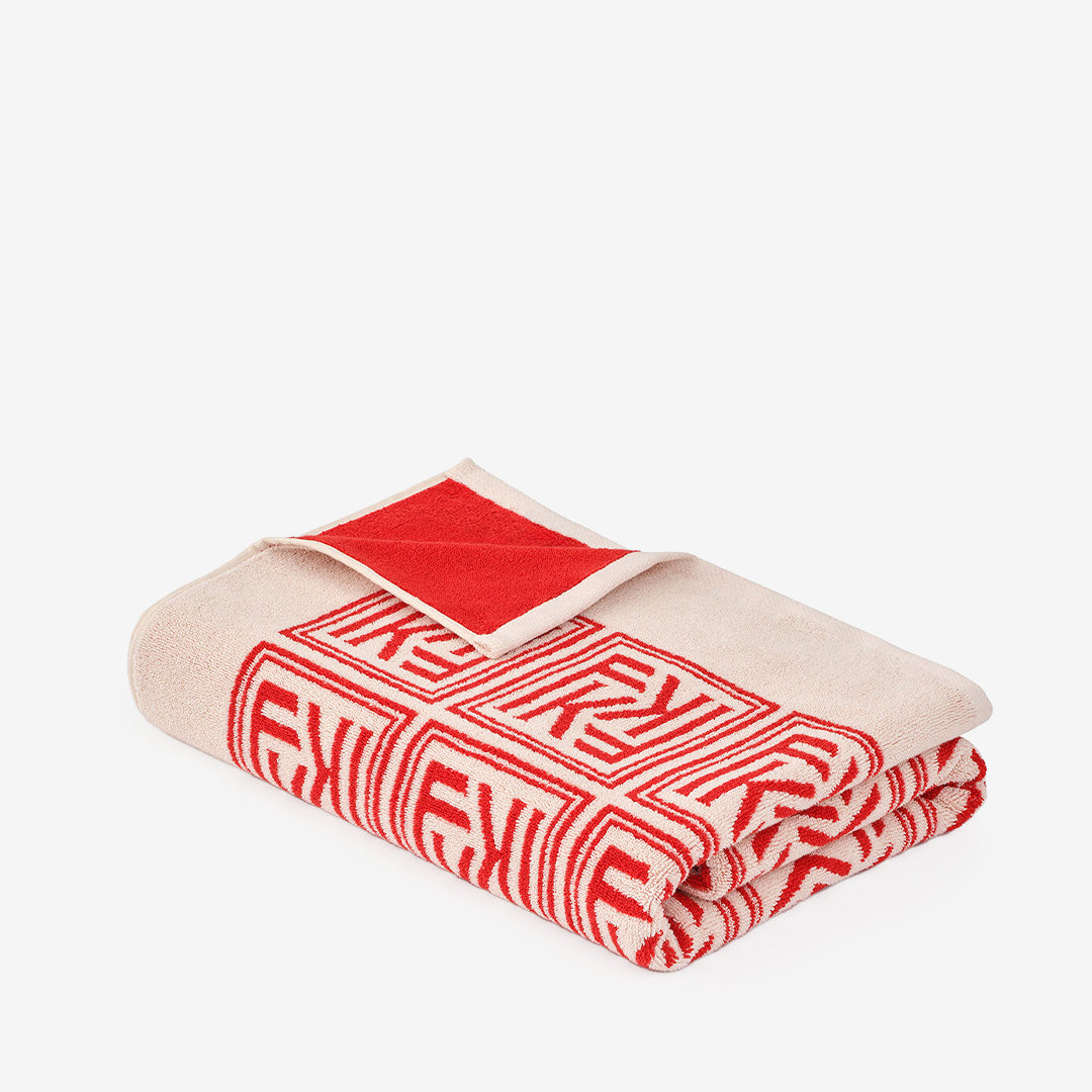 Filippa K Monogram Beach Towel Off White/Tile Red 32487 i 100% GOTS-certifierad bomull