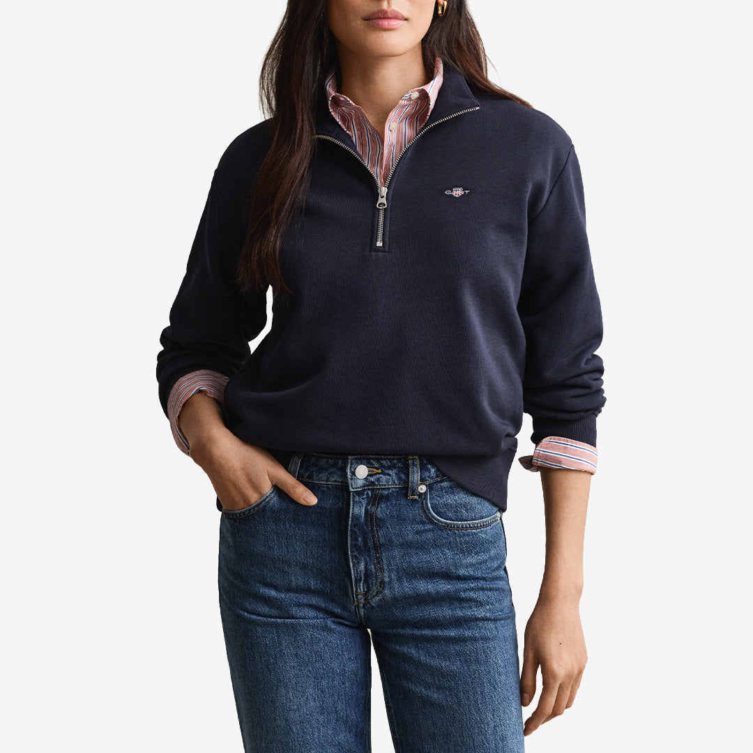 Gant Shield Half Zip Sweatshirt 4200561 i Evening Blue med half zip och ribbade muddar för dam