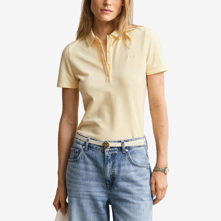 Gant Slim Shield SS Piqué Polo i vanilla yellow, slim fit pikétröja i piqué med broderad sköld