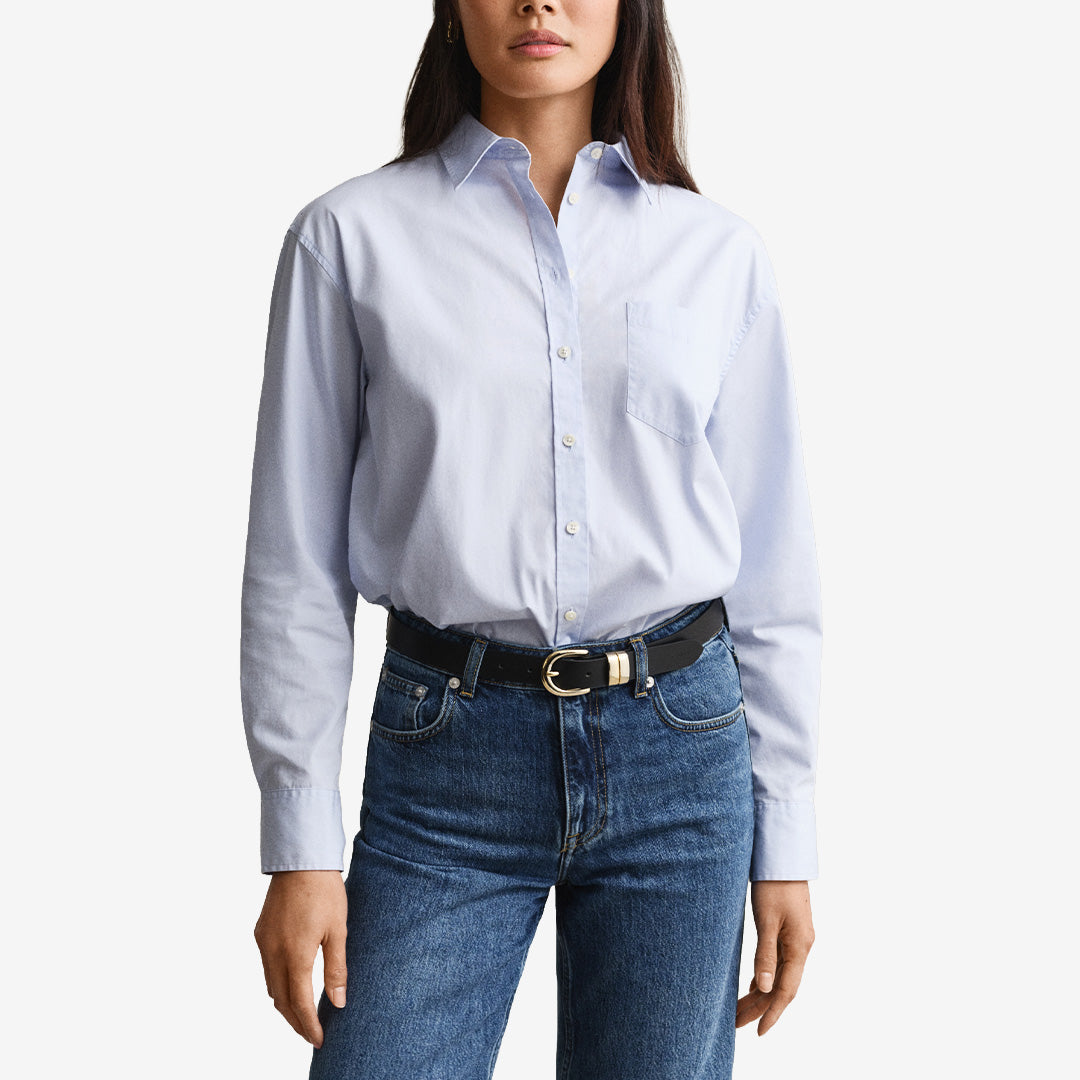 Gant Relaxed Fit Classic Poplin Shirt 4300212 i Light Blue med punktkrage och bröstficka för dam