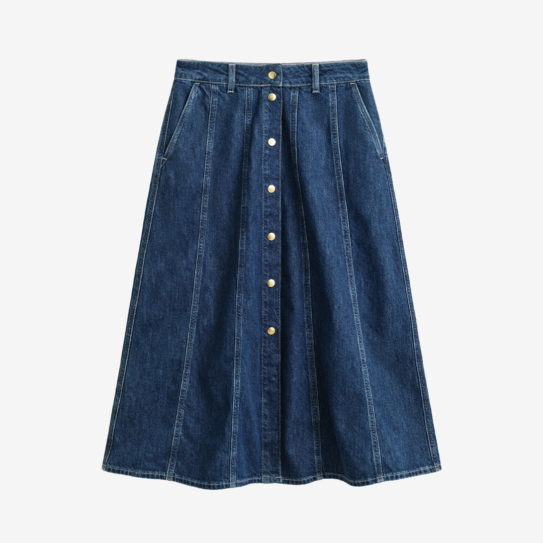 Gant Flared Denim Skirt 4400258 i Dark Blue Worn In med midilängd och knäppning fram för dam