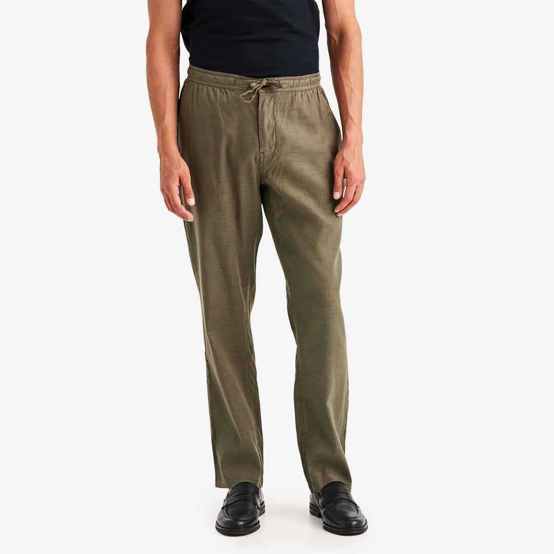 Morris Fenix Linen Trouser olivgrön herrbyxa i bomull och linne med stretch