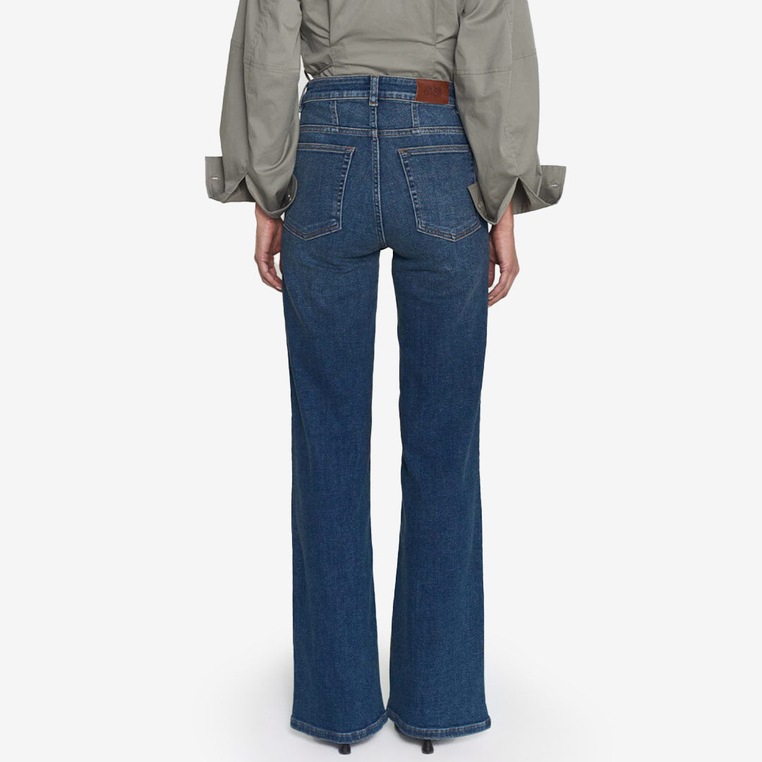 Cleo Jeans