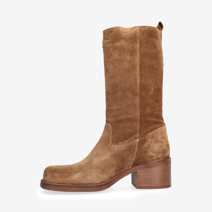 Tabac babysilk suede 555