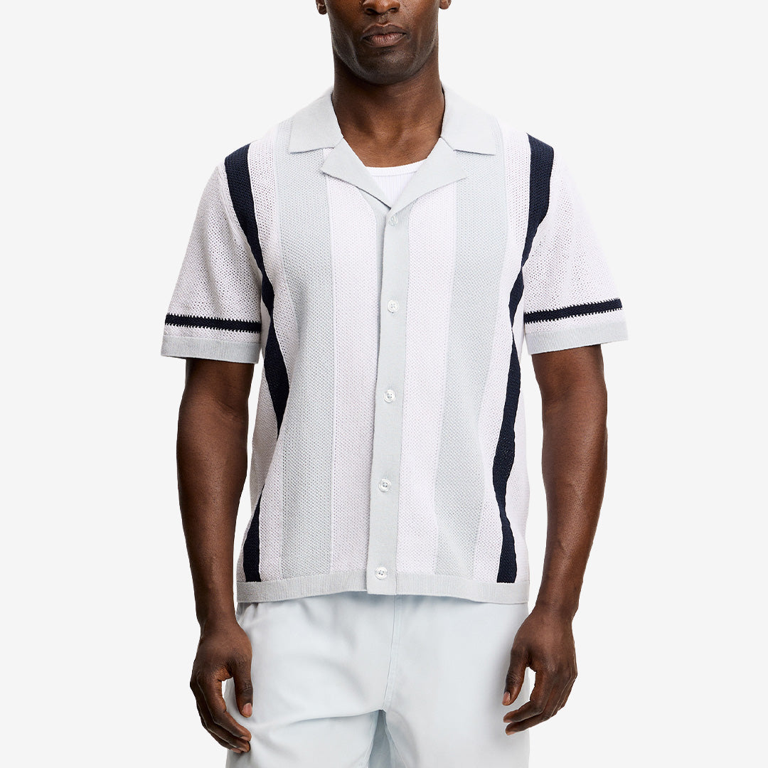J. Lindeberg BMKW16181 Remus Resort Collar Knit Polo i Skywriting med stickad krage och kort ärm i bomull och linne för herr
