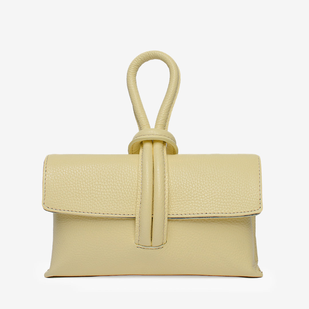 Miniväska i äkta läder i pastel yellow med kompakt design