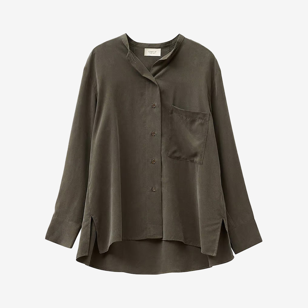 CW251002 Airy Shirt i Pine Green för dam tillverkad i 100% lyocell med kraglös design och avslappnad passform