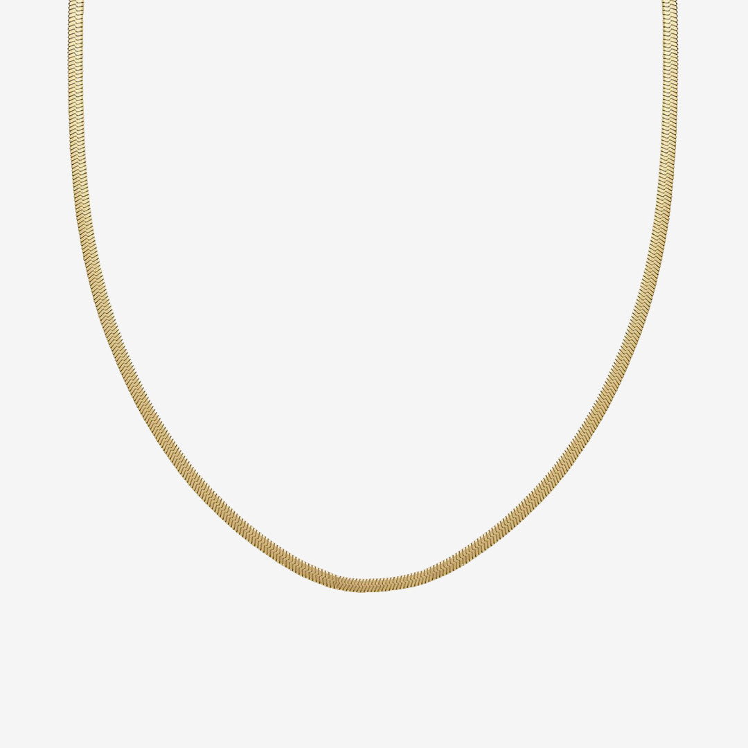 Chain Herringbone halskedja i blank 14K guldplätering, platt tät kedja, 45 cm, kan kombineras med Charmentity charms