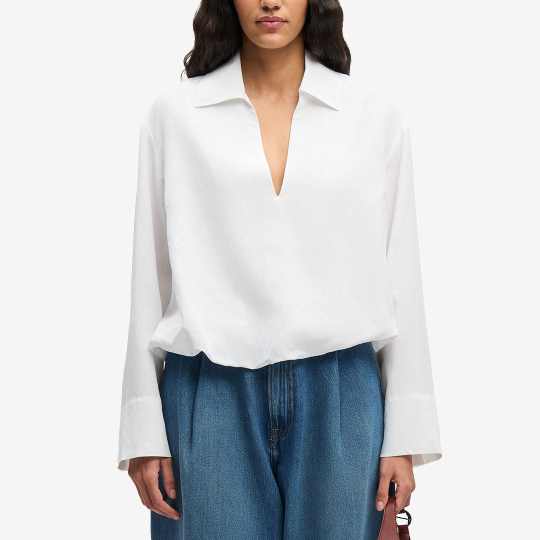 Vit skjorta från Samsøe Samsøe för dam i TENCEL™ Lyocell och linne med mjukt fall.