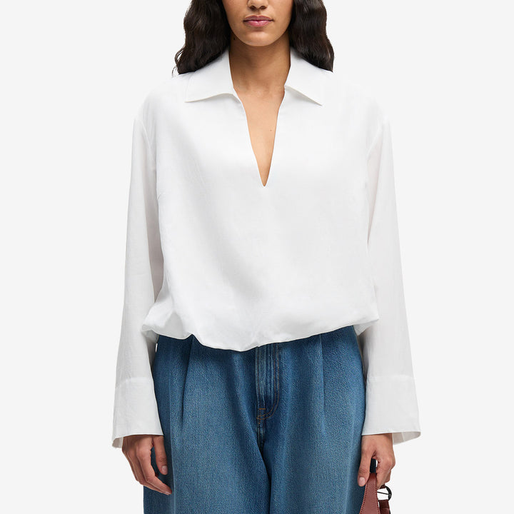 Vit skjorta från Samsøe Samsøe för dam i TENCEL™ Lyocell och linne med mjukt fall.