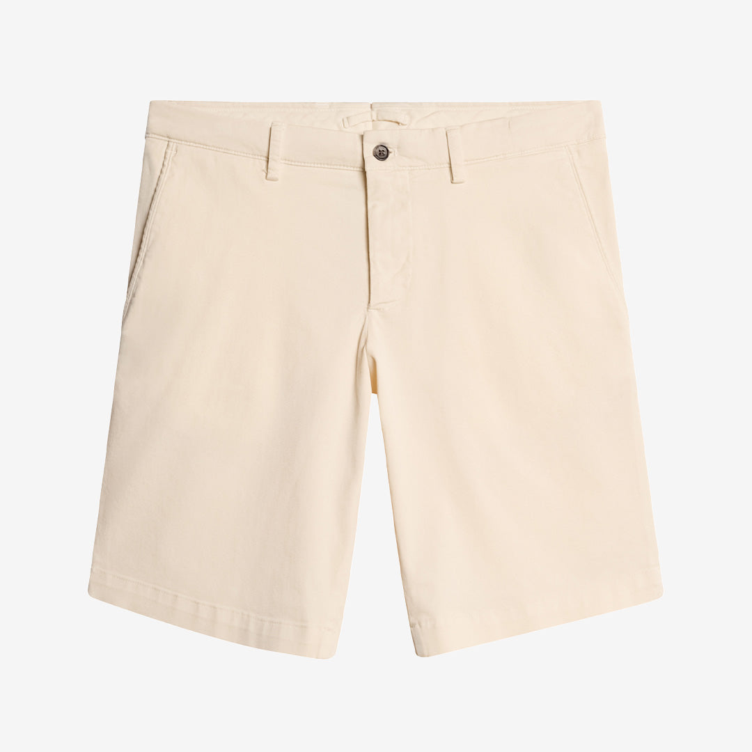 Vita chinoshorts M Chino Shorts i färgen Cloud White