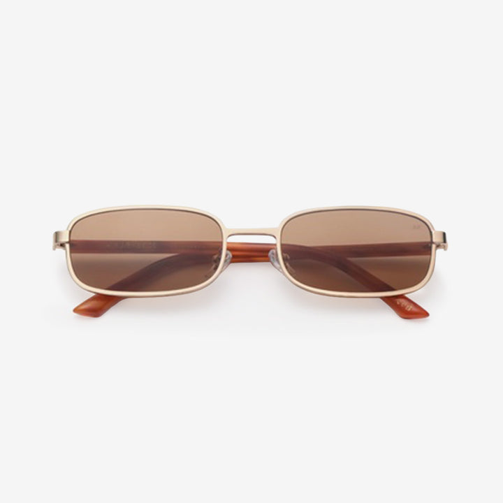 NOAH Gold Burnt Amber unisex-solglasögon med varm gold burnt amber-färgad ram