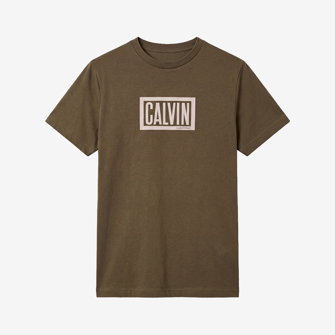 SS 30S EU BOXED CALVIN GRAPHIC T