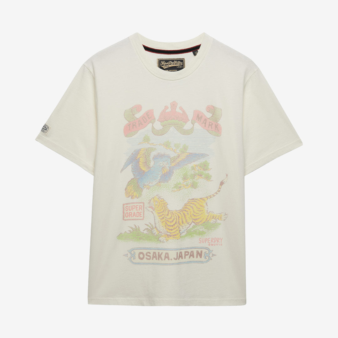Superdry M1012235A Vintage Logo Tokyo Relaxed Tee i cream med grafiskt tryck och avslappnad passform för dam