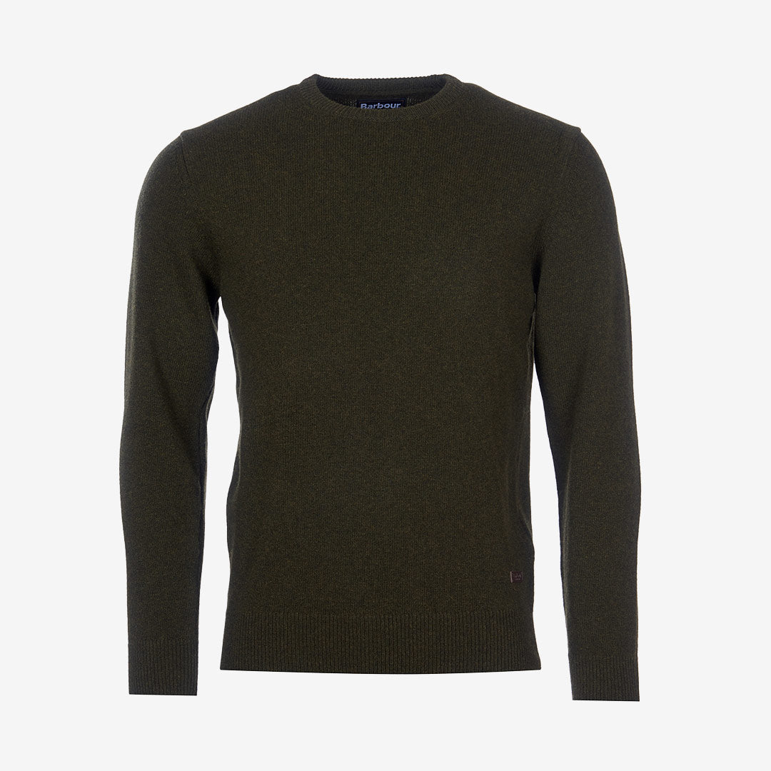 Barbour Essential Patch Crew stickad tröja i Green med rund halsringning och armbågslappar i Alcantara och läder.