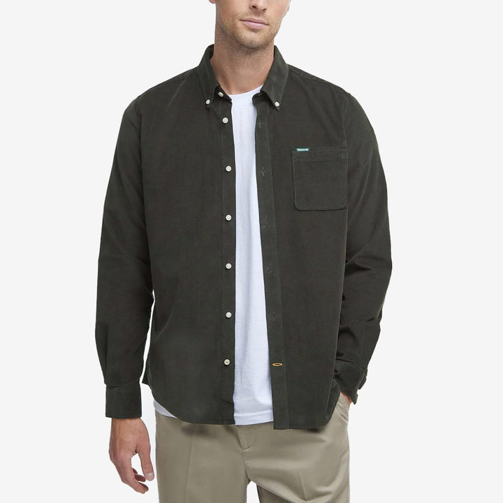 Barbour Ramsey Tailored Cord Shirt långärmad skjorta i Forest med mjuk microcord, skräddad passform och Tartan-detaljer.