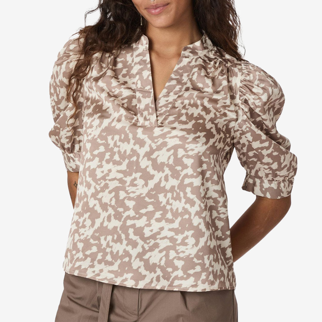 Roella Graphic Fade Blouse