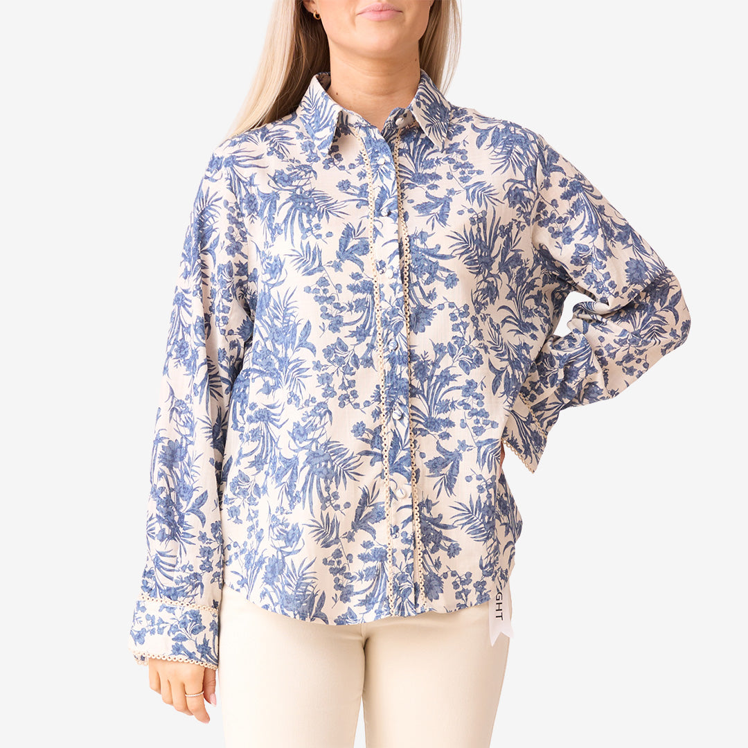 S008 Blus Print 25Blue blå blus i bomull med print