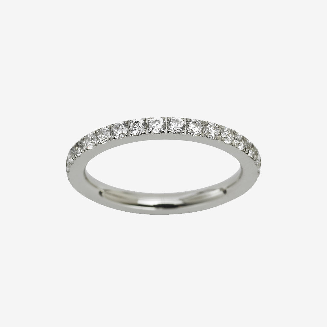 Glow ring i blankt rostfritt stål med gnistrande stenar