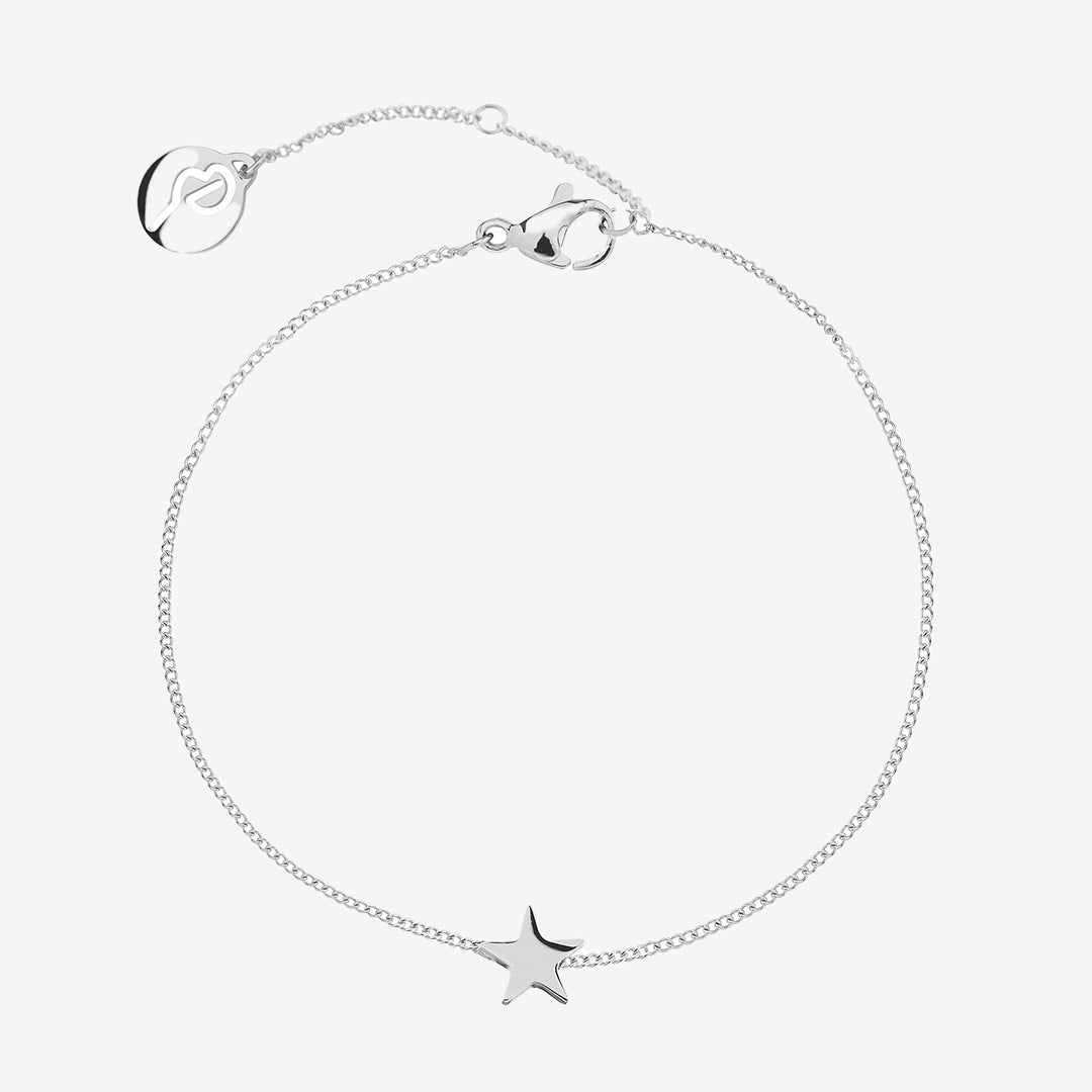 Sirius Armband i blankt rostfritt stål med silverfärgad stjärna, diameter 7 mm, justerbar längd 15–18 cm
