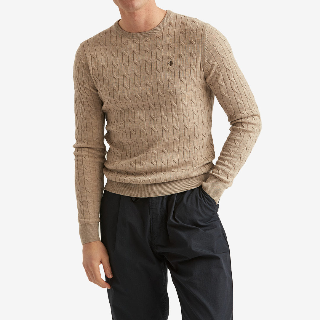 Morris Merino Cable Oneck långärmad tröja Khaki i 100% merinoull, kabelstickad med oneck och ribbstickade detaljer